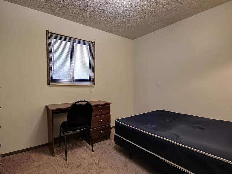 1105 W Main St — Photo 24