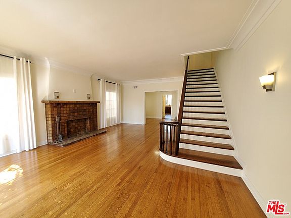 3rd image of 4843 Elmwood Ave