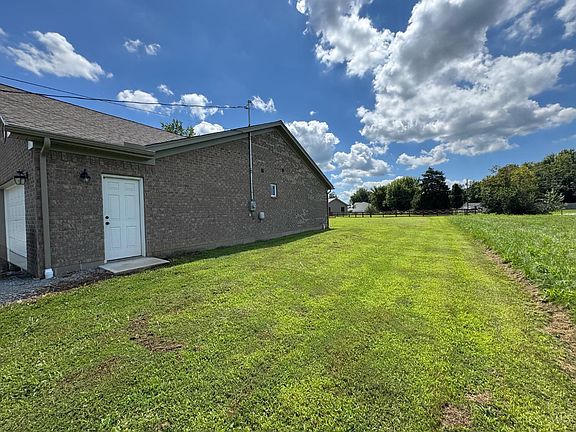 5th image of 452 Kleist Dr