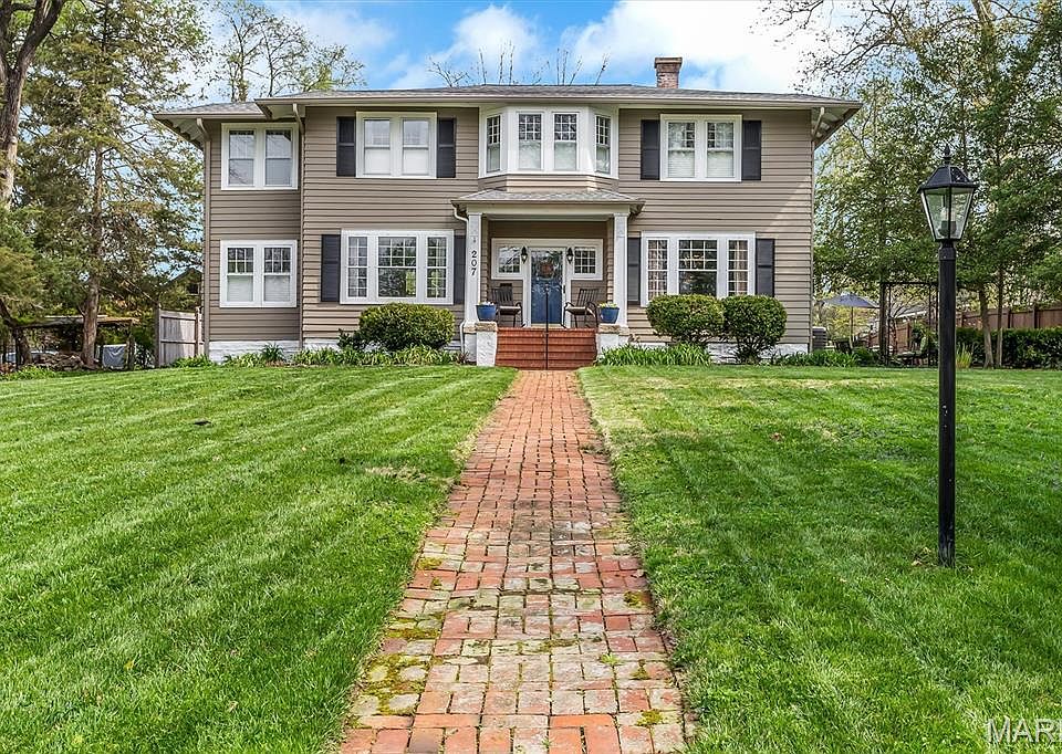 1st image of 207 Oakwood Ave