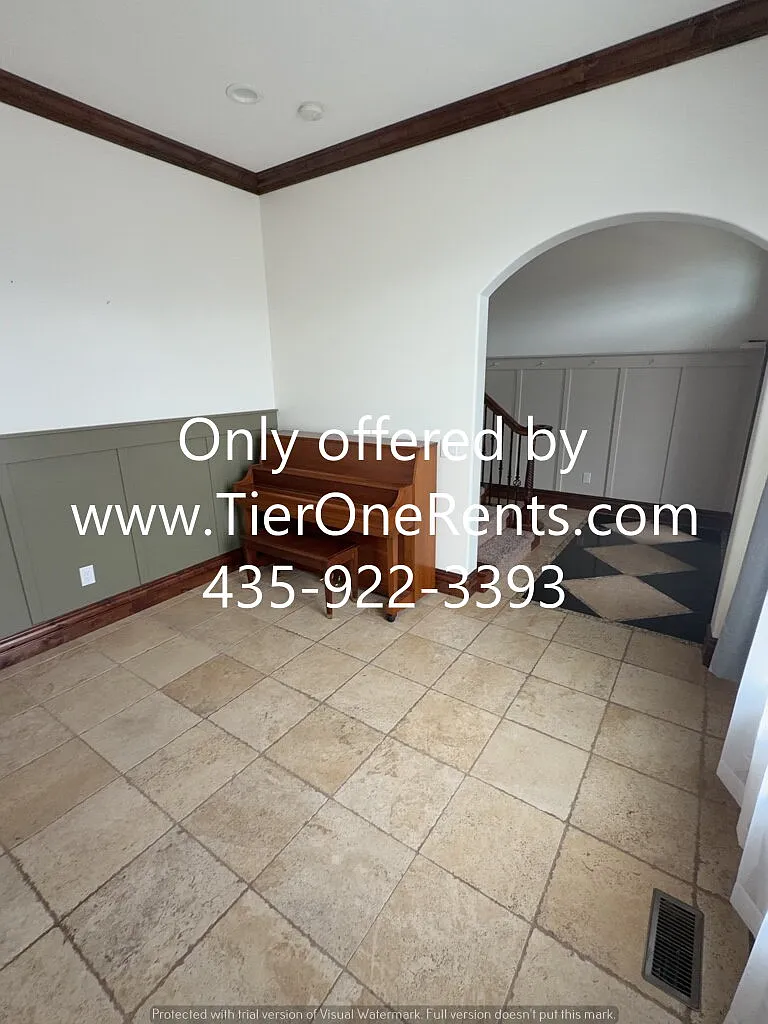 7 bed, 3.5 bath, 4015 sqft, $3,995 — Photo 4
