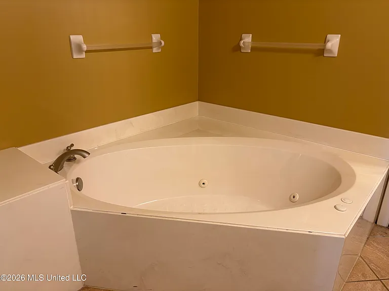 870 Green Acres Dr — Photo 20