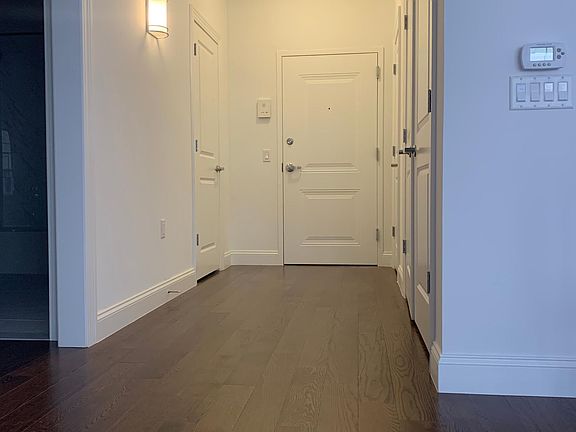 Unit 420 Foyer