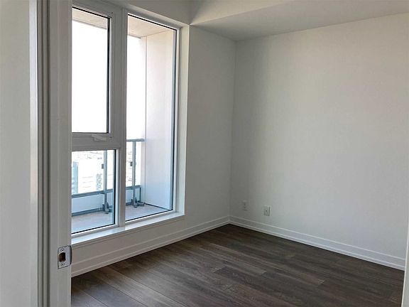 3rd image of 950 Portage Pkwy #3907