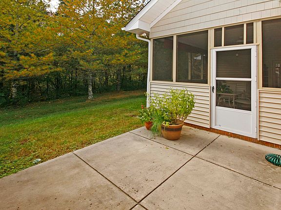 5th image of 1168 Treymour Way