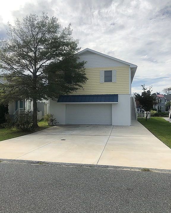 1st image of 38324 Maple Ln
