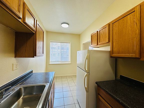 5th image of 1502 Jackson St APT 208