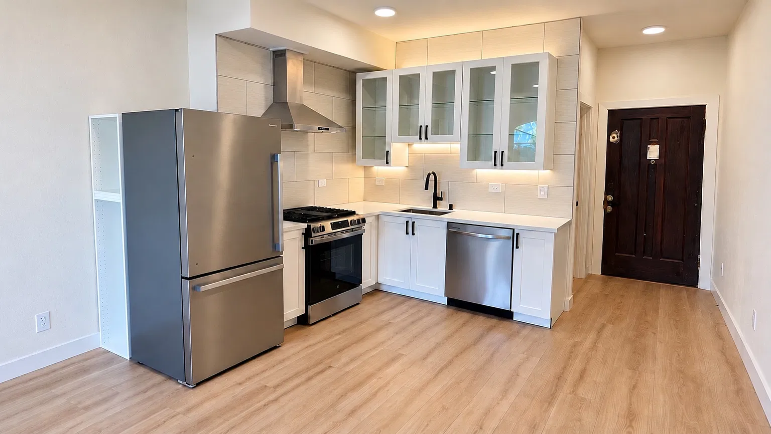 410 Fairmount Ave — Photo 1