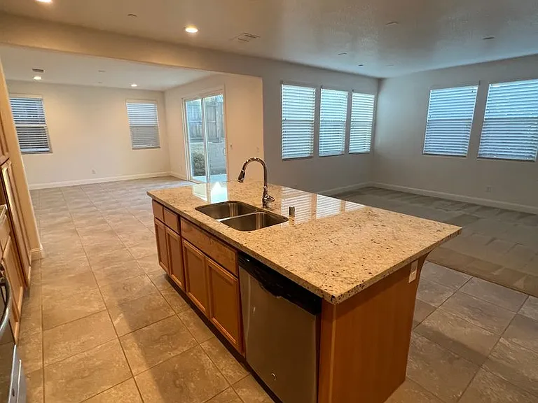 1512 Peony Ln — Photo 11