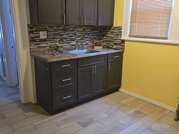 2nd image of 17 Bamford Pl Floor 1
