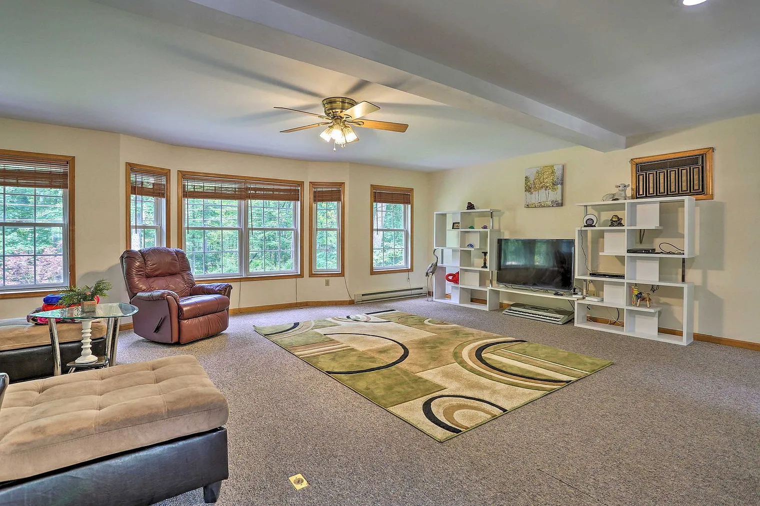 4 bed, 4.0 bath, 3326 sqft, $11,192 — Photo 2