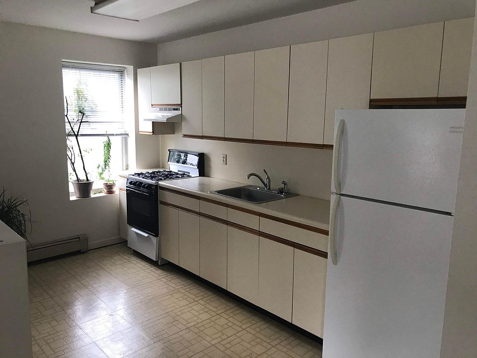 1st image of 139 Partition St #3L