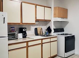 21-07 42nd St #2, Astoria, NY 11105