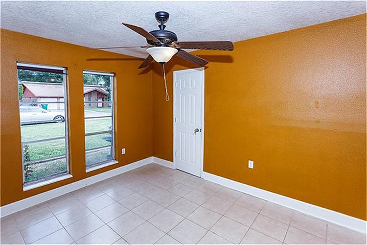 1st image of 1829 Aspen Ln