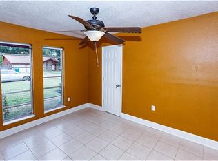 1829 Aspen Ln, Seabrook, TX 77586