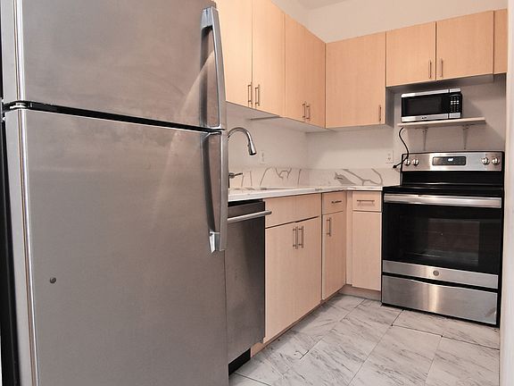 3rd image of 80 Clinton St #5A