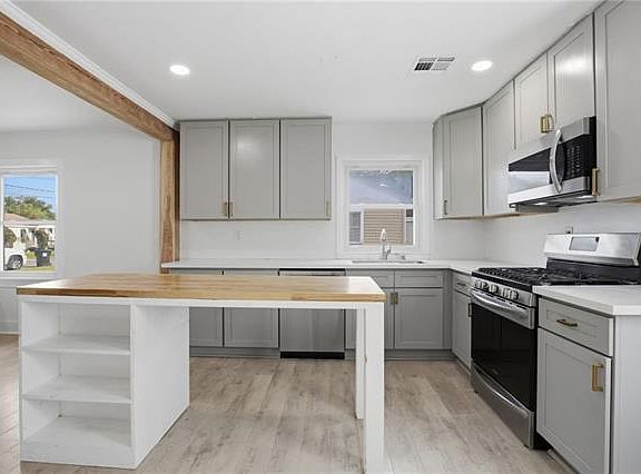 5th image of 327 Wainwright Dr