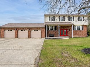27 Kaufman Rd, Gibsonia, PA 15044