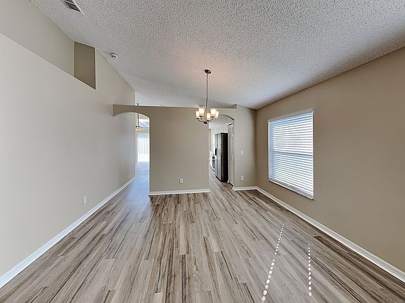 3rd image of 13733 Hawkeye Dr