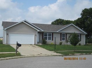 809 Mary Dr, Westville, IN 46391