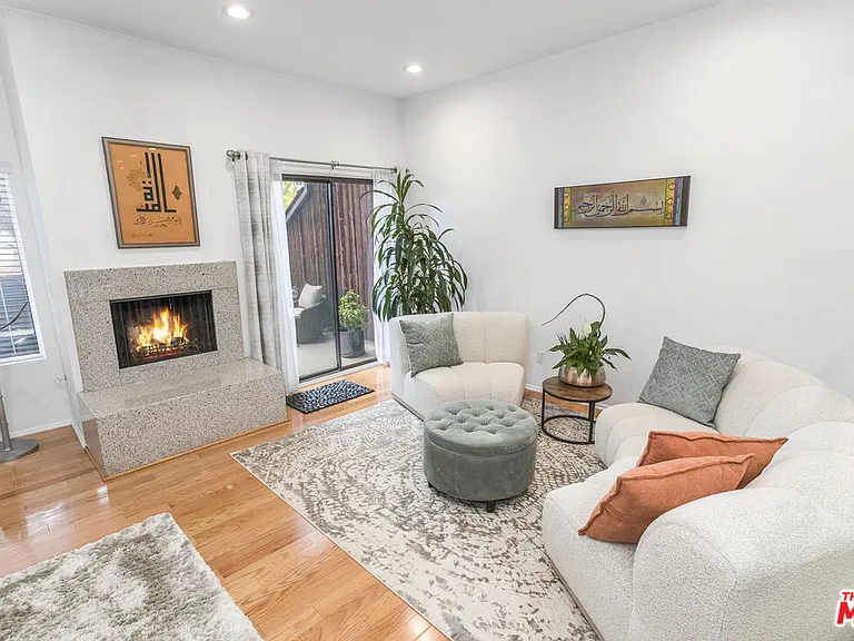 802 Washington Ave — Photo 1