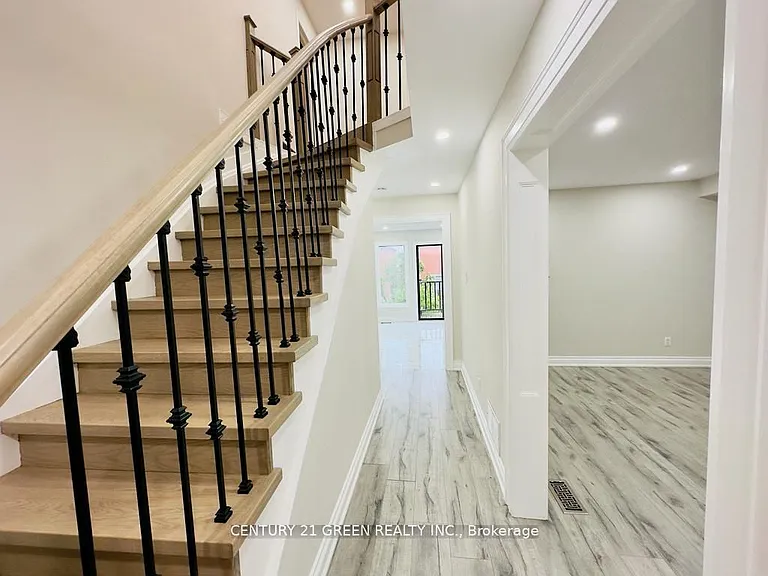 24 Sullivan Dr — Photo 12