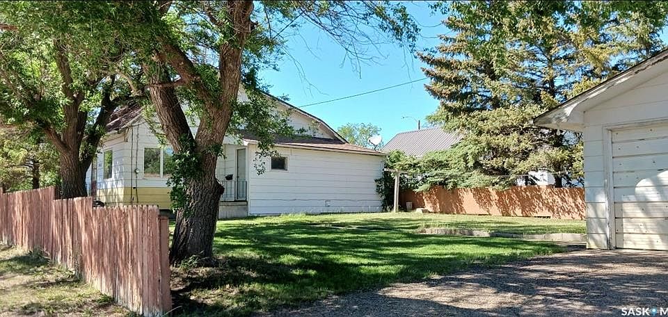 1st image of 102 1st AVENUE E