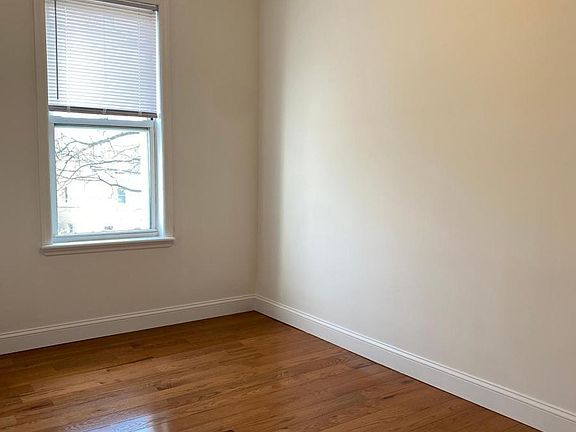 4th image of 276 Hollywood Ave