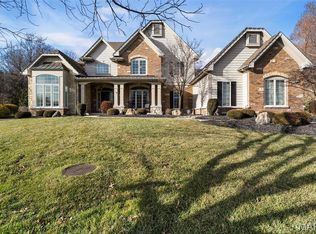 1103 Bonhomme Bluff Ct, Chesterfield, MO 63005