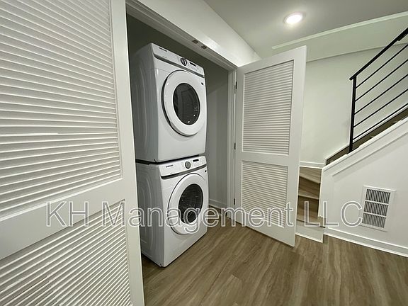 4th image of 3932-36 Mount Vernon St #5