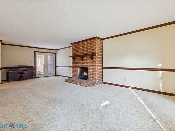 3rd image of 19 Capps Qtrs #1