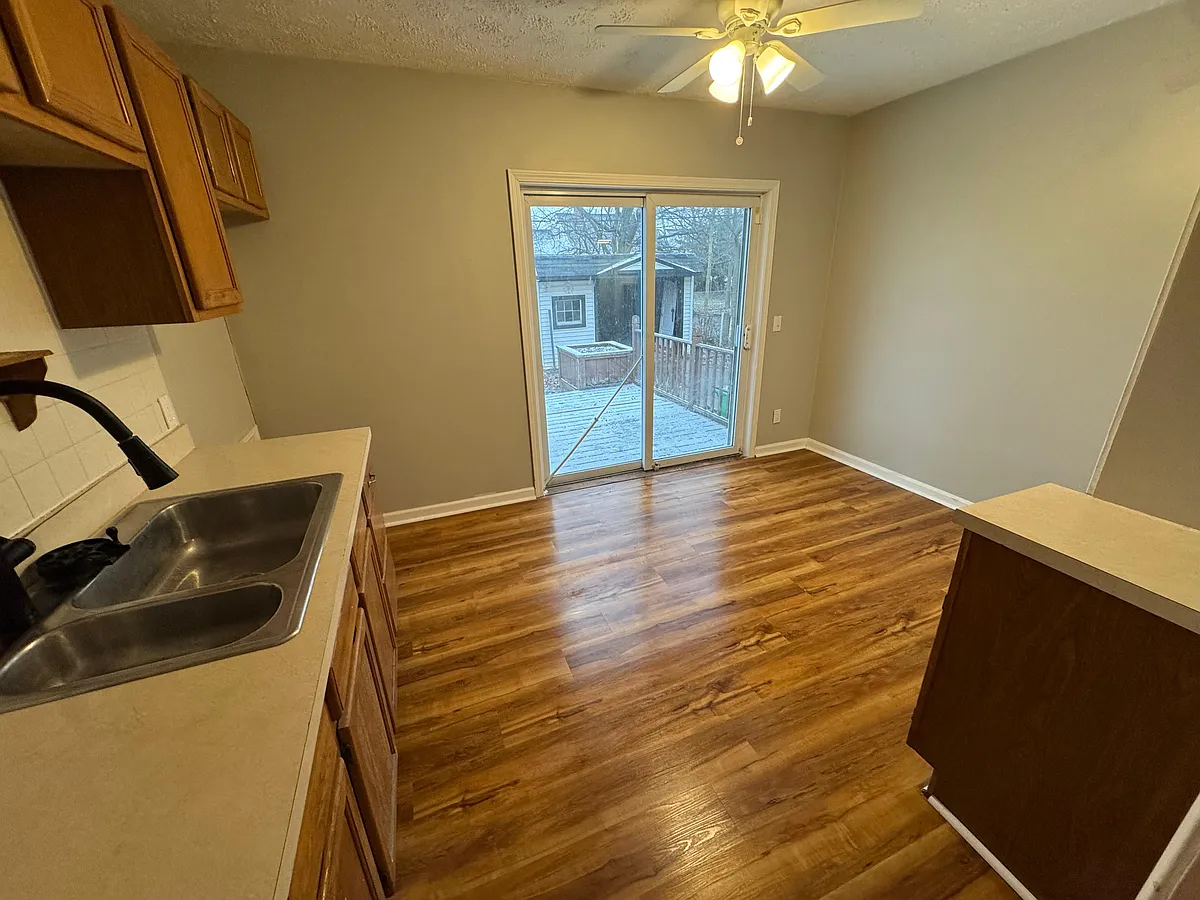 Building Photo - 25301 Shoreview Ave