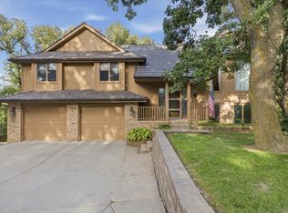 825 Timbercrest Dr, Council Bluffs, IA 51503