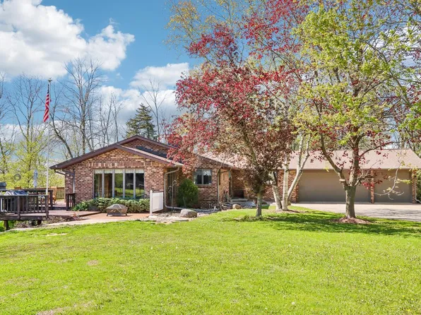 W343N7303 North Pole LANE, Oconomowoc, WI 53066