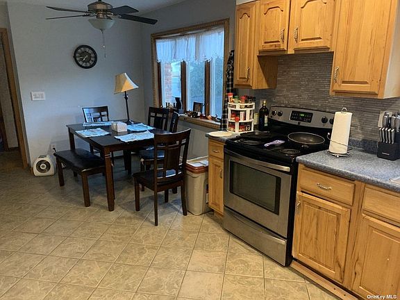 3rd image of 19 Burwood Ln
