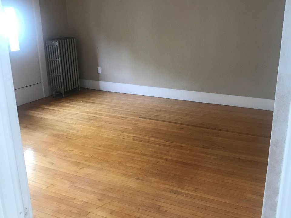 2nd image of 157 Essex St APT 4