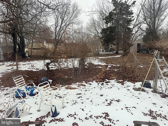 3rd image of 132 Oakdale Rd