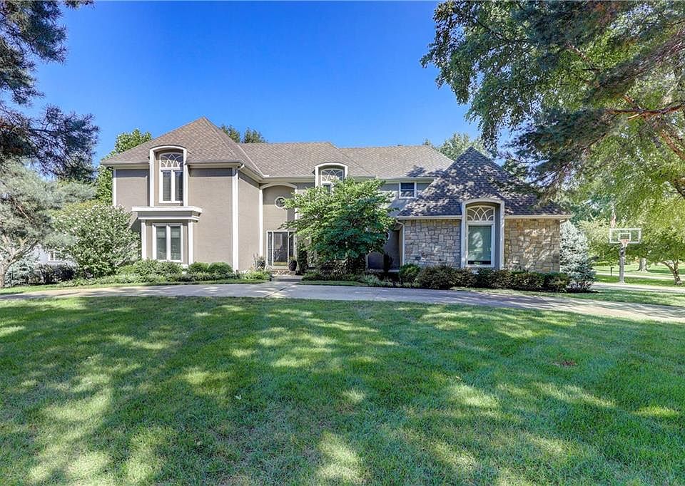 12608 Meadow Ln, Leawood, KS 66209 | Zillow