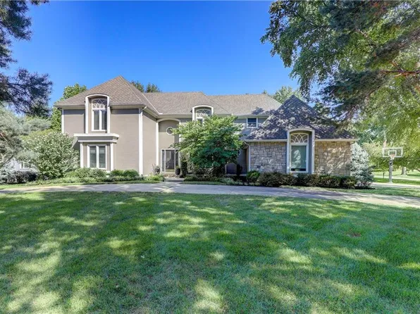 12608 Meadow Ln, Leawood, KS 66209