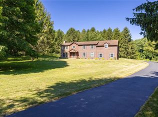 7587 Trotwood Ln, Victor, NY 14564