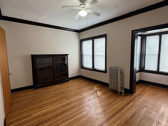 4th image of 7735 N Sheridan Rd APT 2