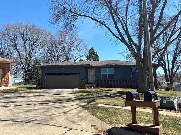 2nd image of 4618 Cherrywood Ln