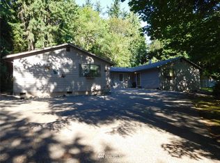 5831 Harlow Dr, Bremerton, WA 98312