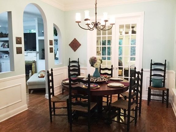 Dining rm opens to all livin