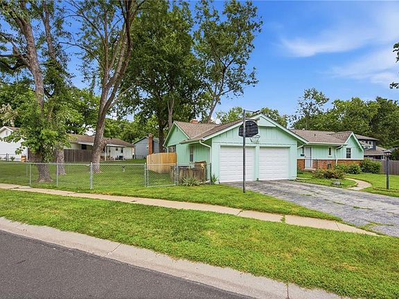 3rd image of 9307 Craig Dr