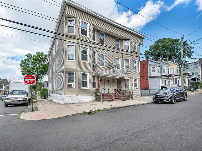 1145-1149 Ogden Street Ext — Photo 3