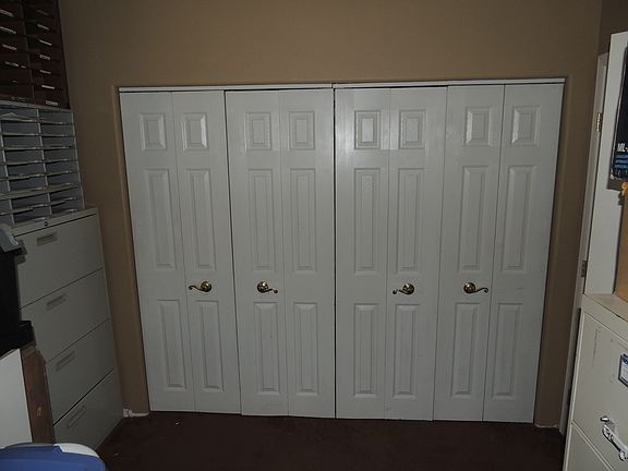 Bedroom 4 Closet_Behind Den