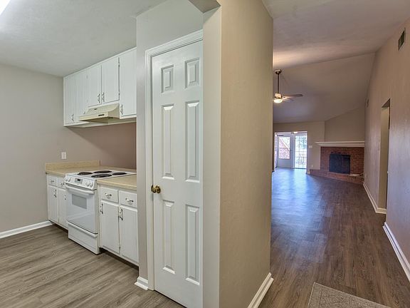 4th image of 964 Marys Dr #B