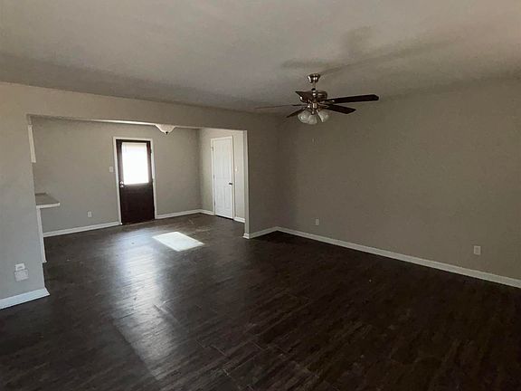 5th image of 49 Oak Meadows Dr