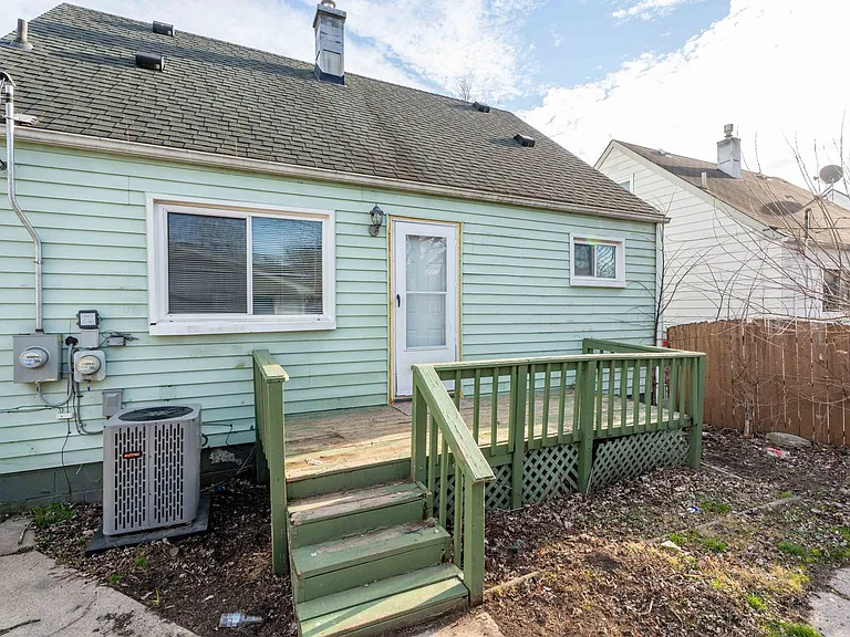 14921 Myola Ave — Photo 30